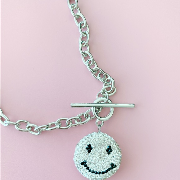 Embellished Smiley Face Tag Toggle Necklace - Picture 4 of 4